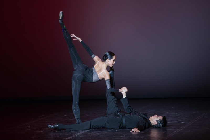 Extrait de Patrice Chéreau (devenu danseur) règle la rencontre de Mishima et Eva Perón  ©BBL_Gregory Batardon